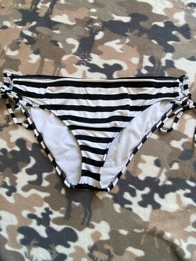Mossimo Supply Co. Side-Tie Striped Women's Bikini Bottom Size XL/TG.